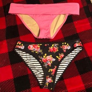 5/$25 Lot of 2 size medium bikini bottoms